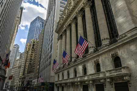 <b>美国产险30年镜鉴：大量险企退出行业才能扭亏</b>