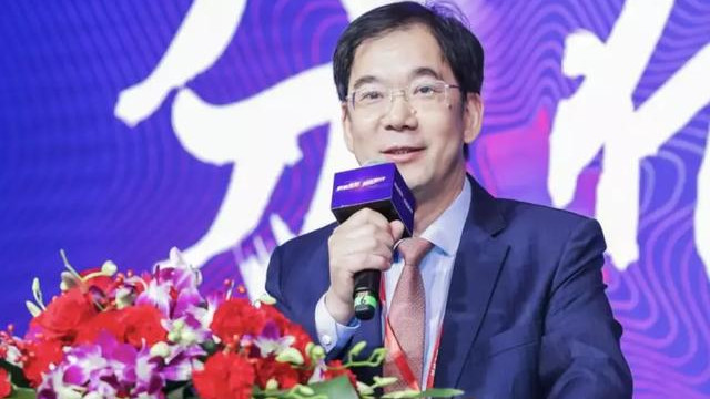 <b><font color='#333333'>从销售到服务再到管理，听他详解保险业发展三重境界和四大逻辑</font></b>